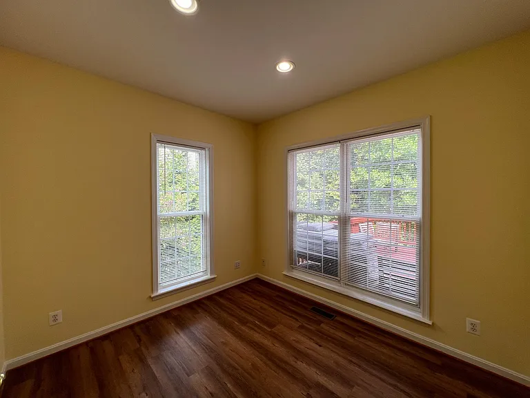 4091 Oak Village Ldg — Photo 19
