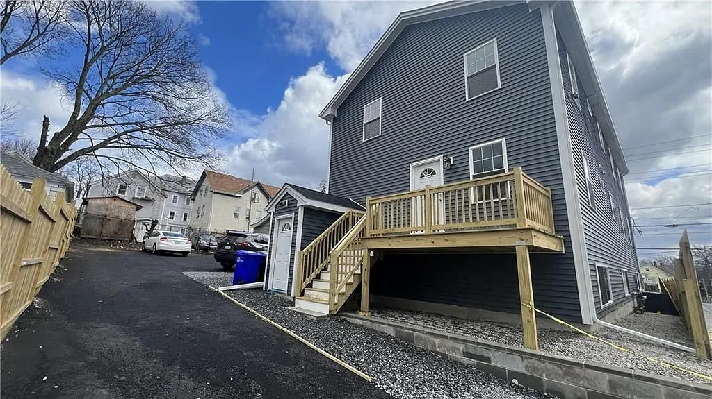 Building Photo - 1035 Atwells Ave #2