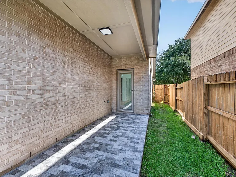 24542 Bella Veneza Dr — Photo 23