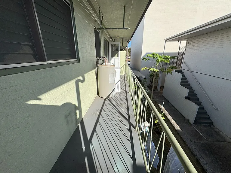 1116 Isenberg St — Photo 2