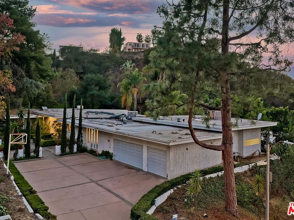 1st image of 1935 Loma Vista Dr