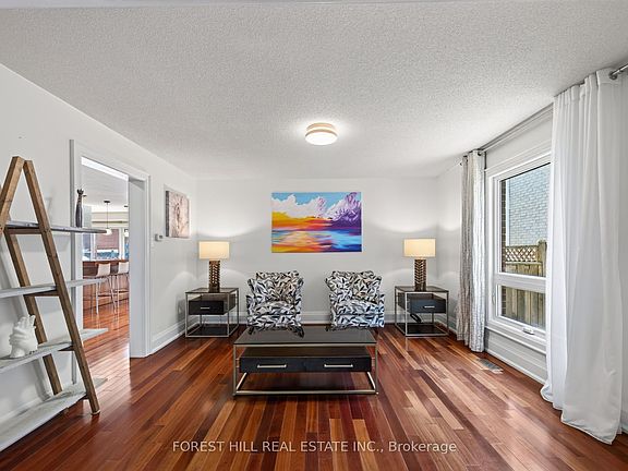 4th image of 38 Crystal Dr