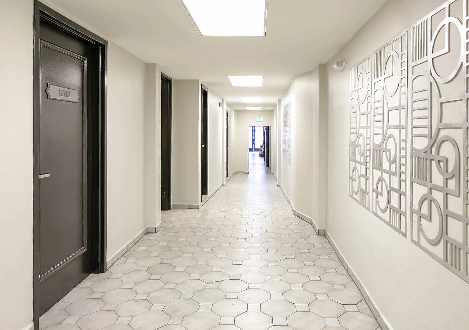 Vintage at 425 Broadway — Photo 4