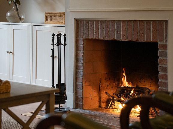 5th image of 808 Bruce St