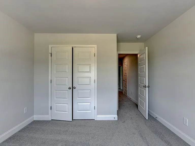 7309 Yewtree Dr — Photo 44