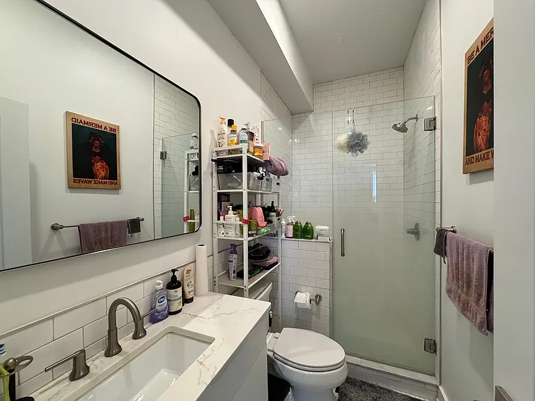 231 W Johnson Street — Photo 6