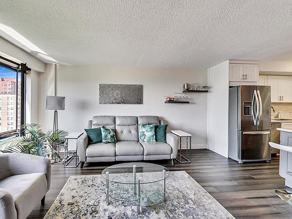 3rd image of 3100 N Lake Shore Dr APT 1302
