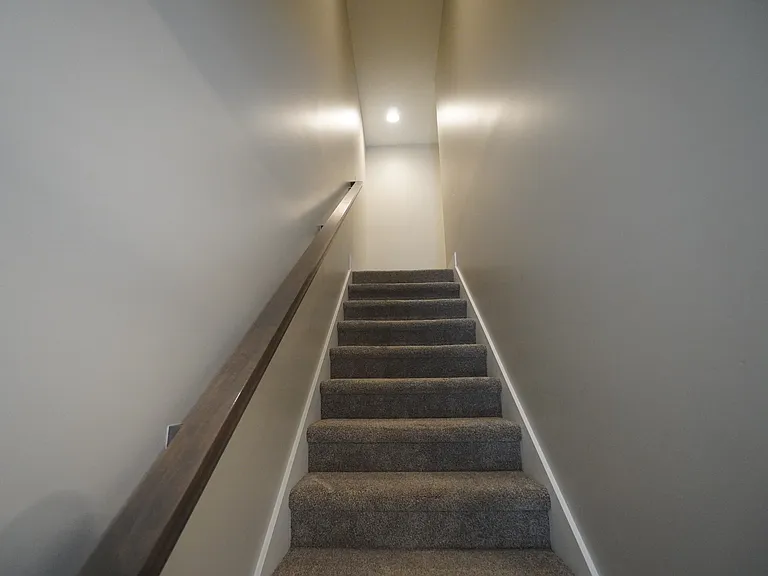 3 bed, 2.5 bath, 1385 sqft, $1,845 — Photo 8