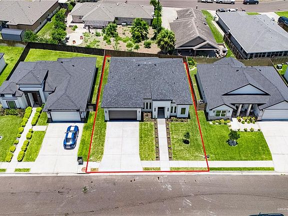 3rd image of 902 La Laguna Rd