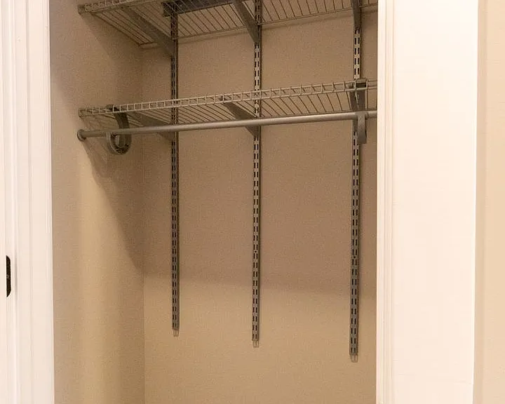 Pf-Arg, 2850 W Barry Series — Photo 29