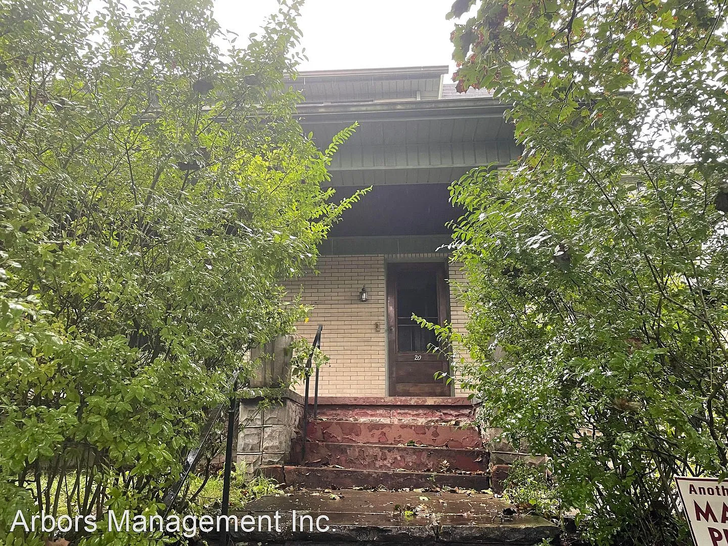 20 Defoe St photo 1