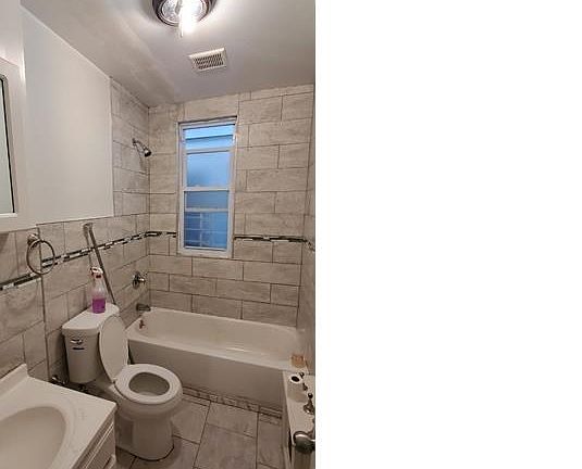 5th image of 74 Chestnut St APT 1