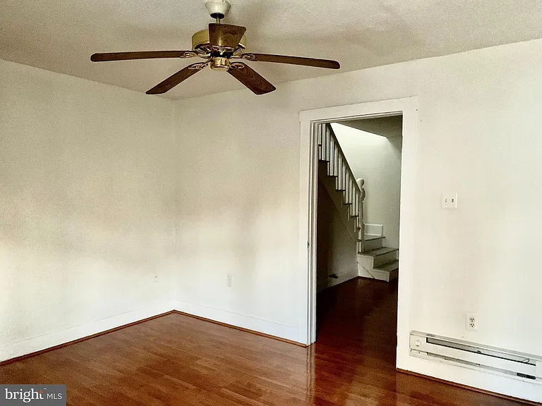 221 Baker St — Photo 10