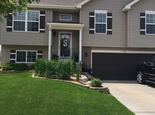 1806 N 207th St, Elkhorn, NE 68022
