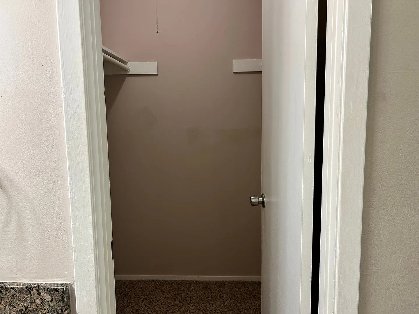 Woodbrook 2 Bed, 2.5 Bath Condo Near Campus On Bus Route! — Photo 4