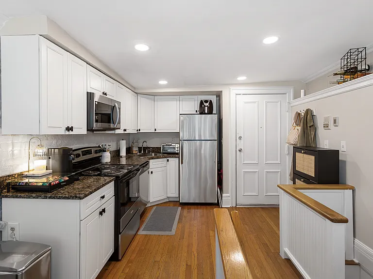 1030 Willow Ave #2 — Photo 6