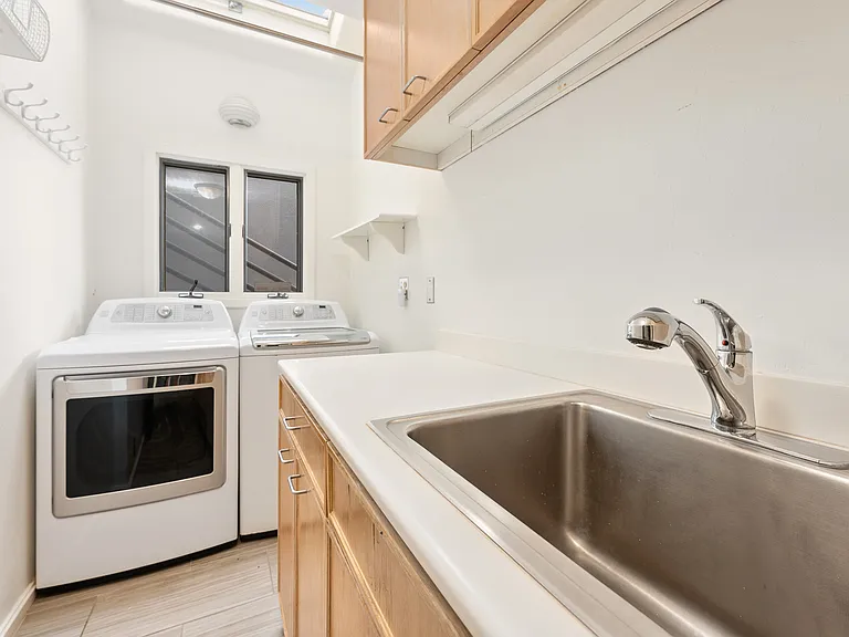 691 Kaulana Pl — Photo 29