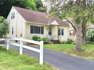 321 McClennan Dr, Fayetteville, NY 13066