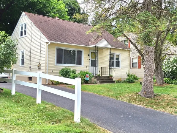 321 McClennan Dr, Fayetteville, NY 13066