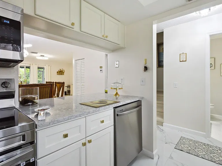 368 Waterside Dr — Photo 7