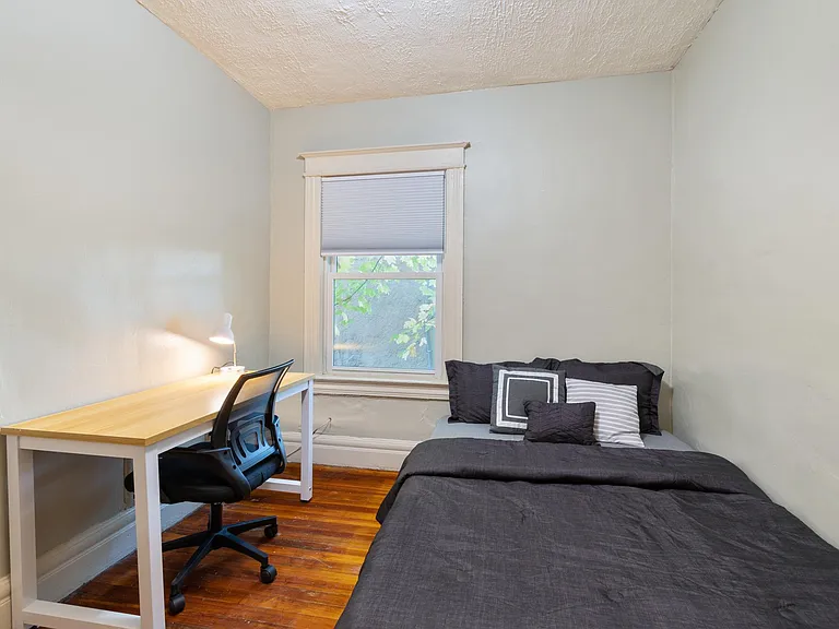 32 Sanford St #32A — Photo 17