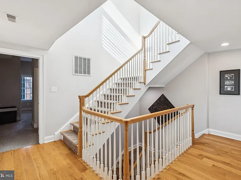 789 S 2nd St — Photo 33