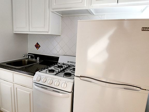 5th image of 343 W 85th St #62