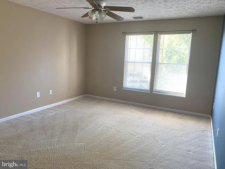 7931 Carriage Dr — Photo 22