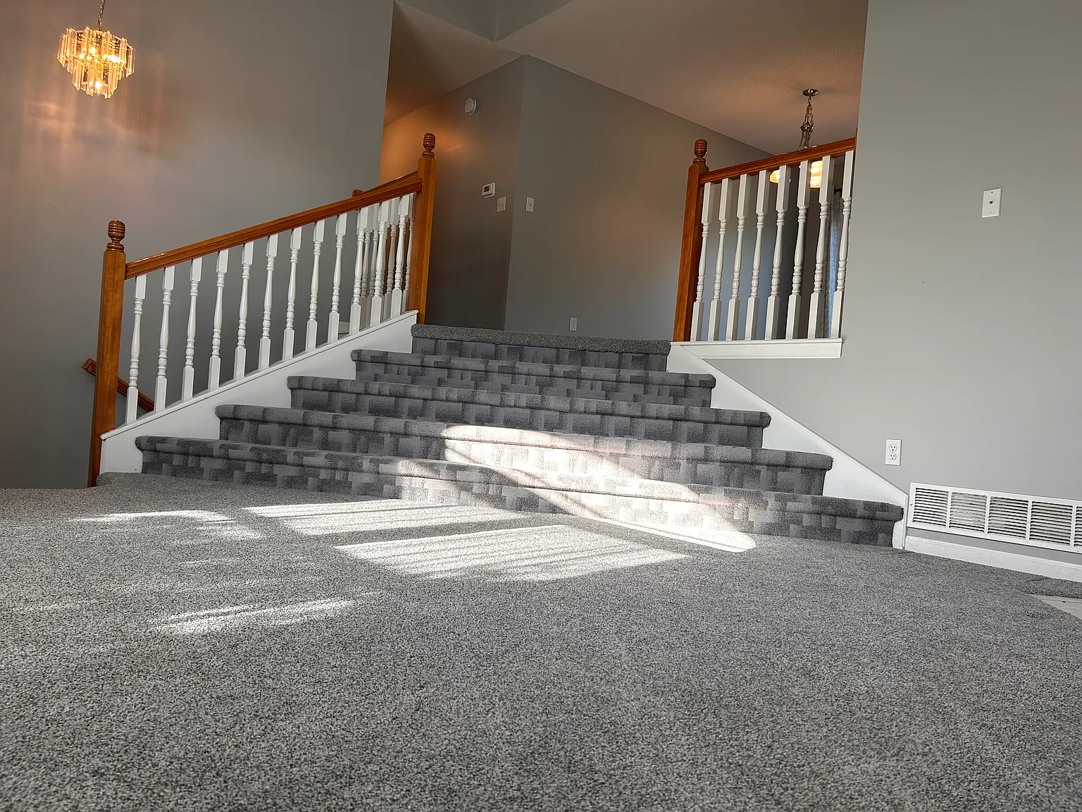 4 bed, 1900 sqft, $2,300 — Photo 3