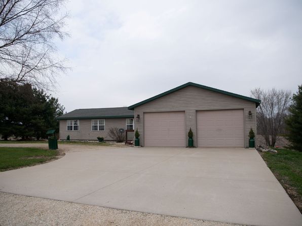 20532 Pilgrim Rd, Chadwick, IL 61014
