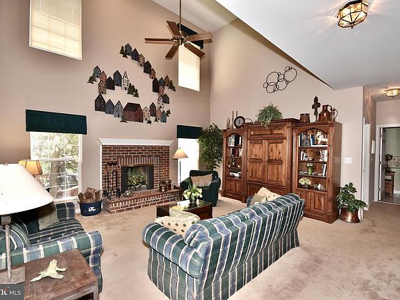 4th image of 8884 Whitchurch Ct