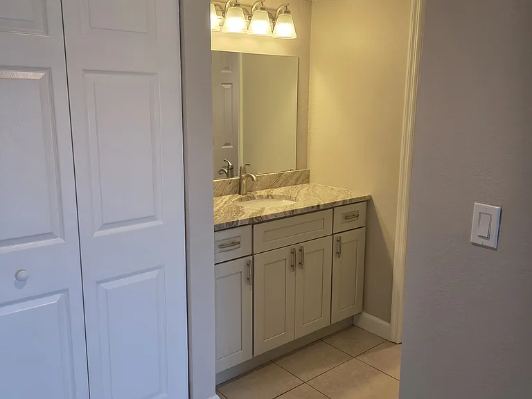 1524 SE Royal Green Cir #Q102 — Photo 15