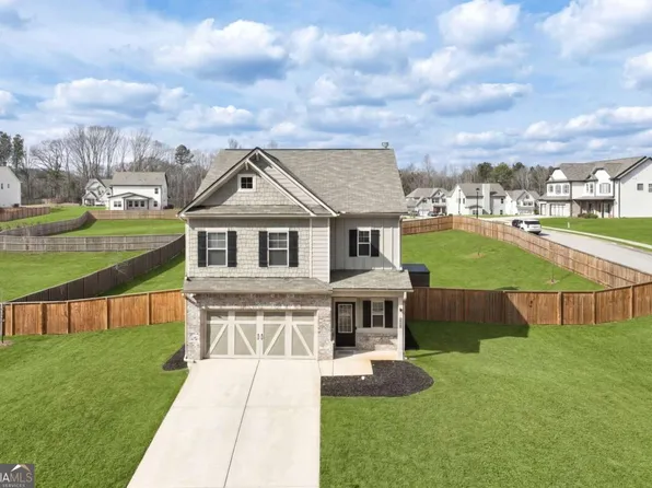 199 Laurel Cove Dr, Hoschton, GA 30548