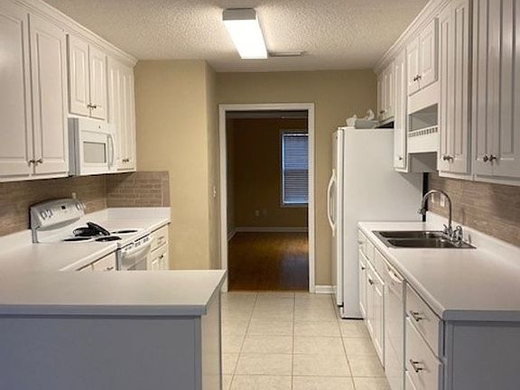 4th image of 124 Palisades Dr
