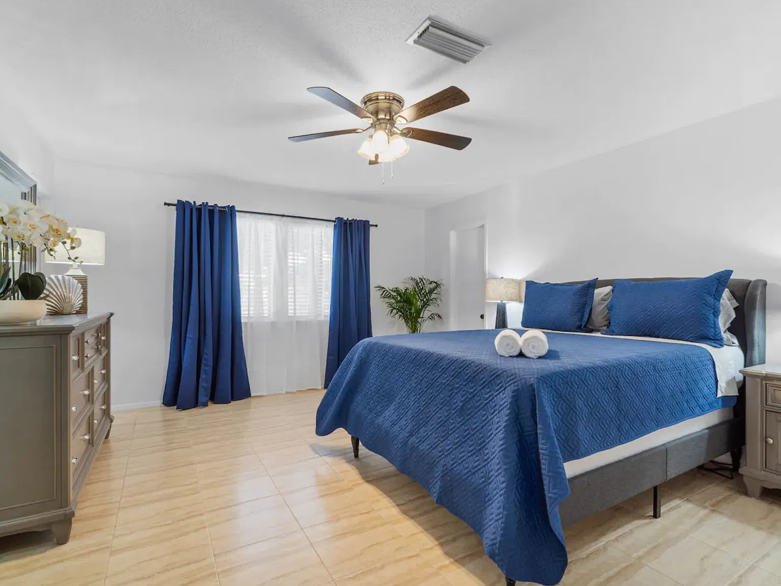 203 Honeytree Ln SW — Photo 3