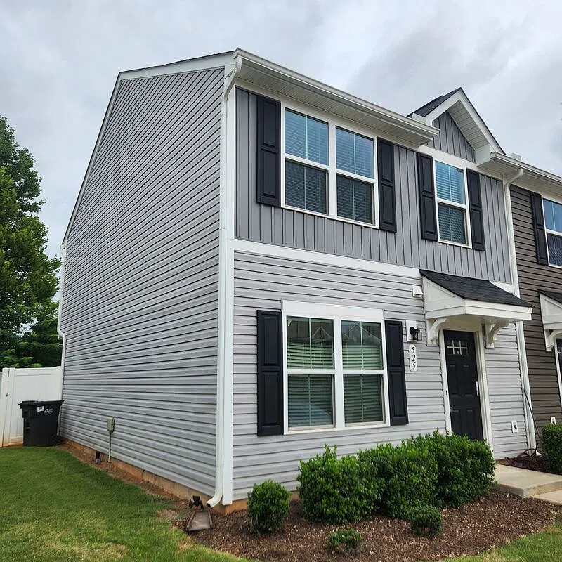 3 bed, 2.5 bath, 1286 sqft, $1,650 — Photo 3