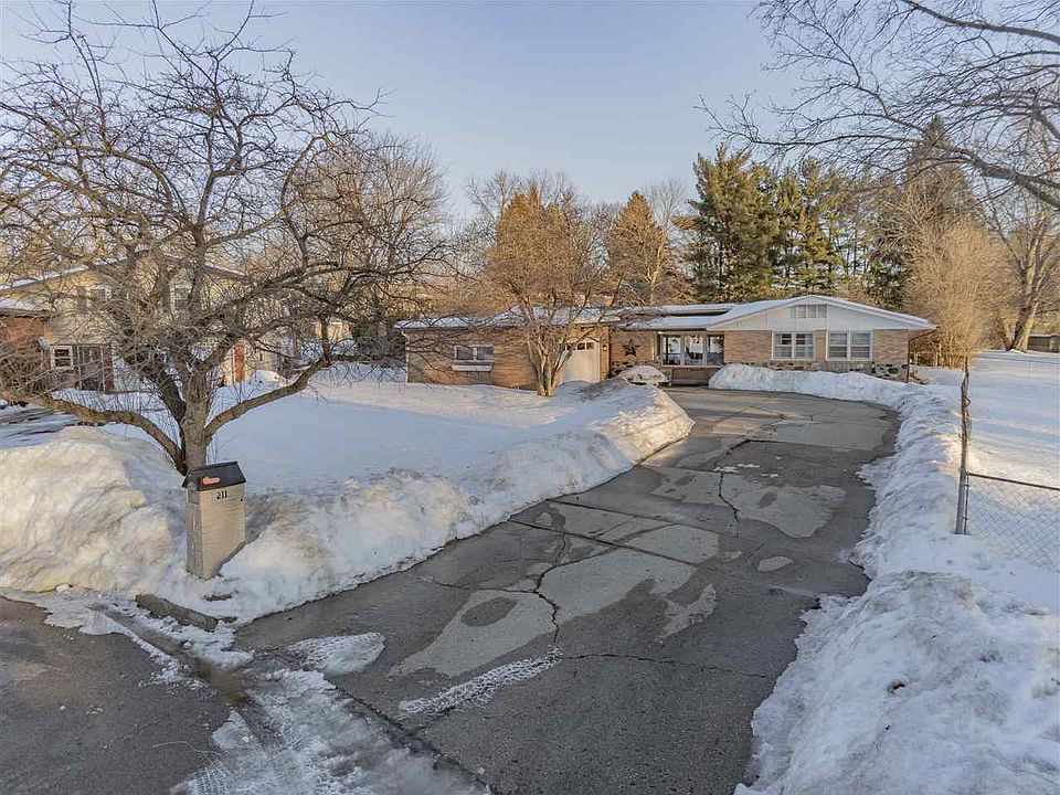 1st image of 211 Judy Ct