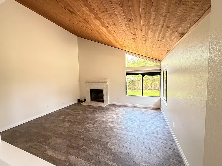 2705 Anta Ct — Photo 7
