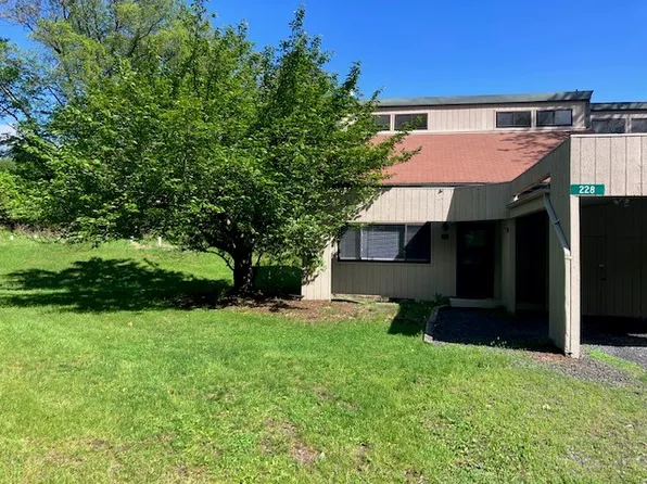 228 Evergreen Ct #32, Tannersville, PA 18372