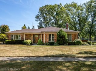4298 Cherrywood Ln, Troy, MI