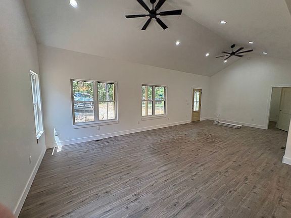4th image of 950 Segers Rd