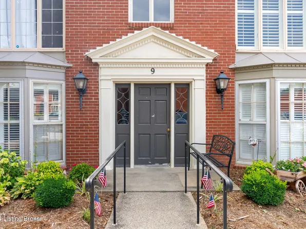 9 Dupont Way APT 8, Saint Matthews, KY 40207