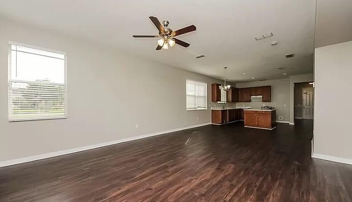 1st image of 916 Anchorage Ln #1