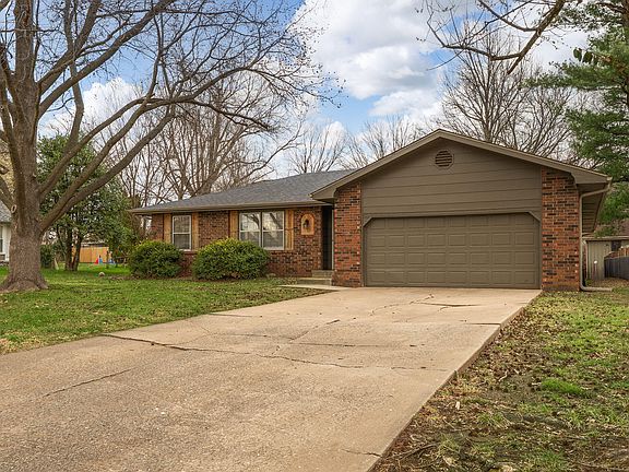 3rd image of 3320 S Graystone Avenue