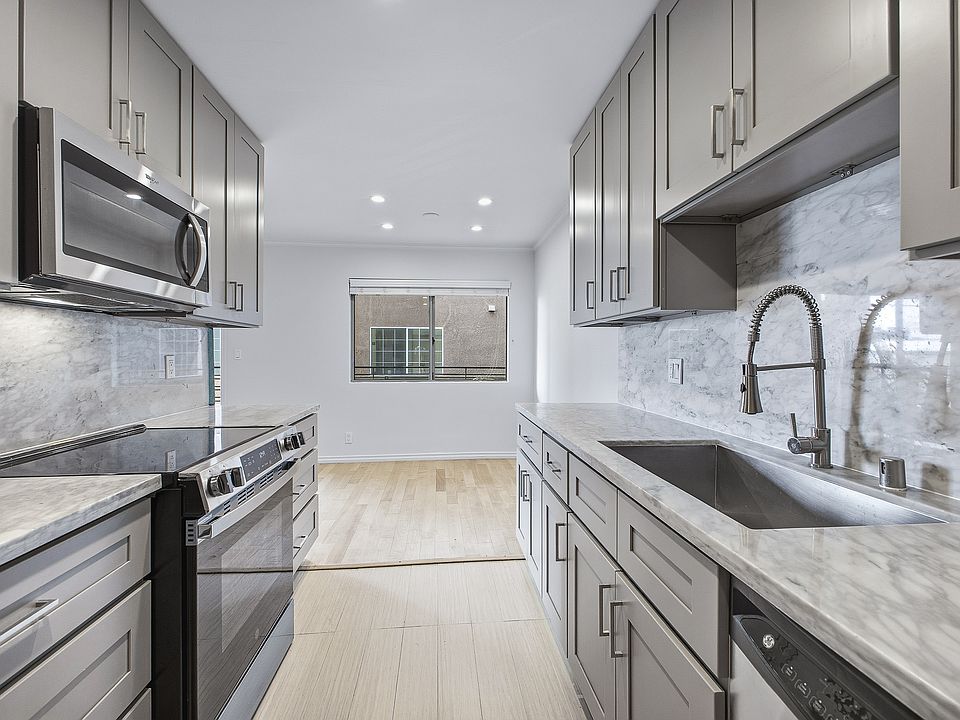 1st image of 11726 Montana Ave #4A
