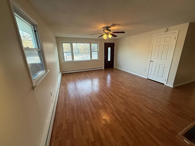254 Admiral Ave — Photo 4