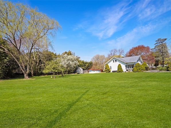 48 Watchogue Avenue, East Moriches, NY 11940