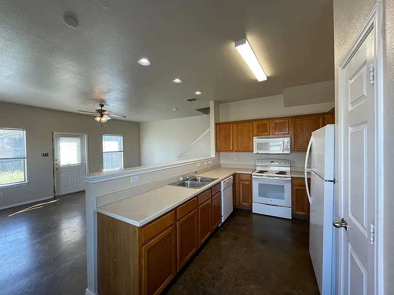 5730 Golf Hts #1 — Photo 4