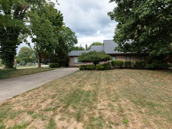 2051 Kingsborough Dr, Painesville, OH 44077