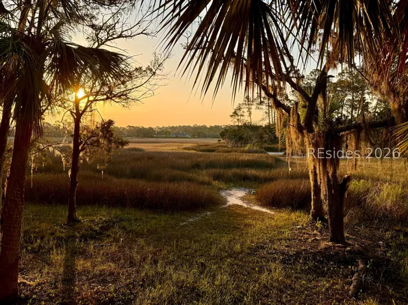 12 Palm Isle Ct, Hilton Head Island, SC 29926